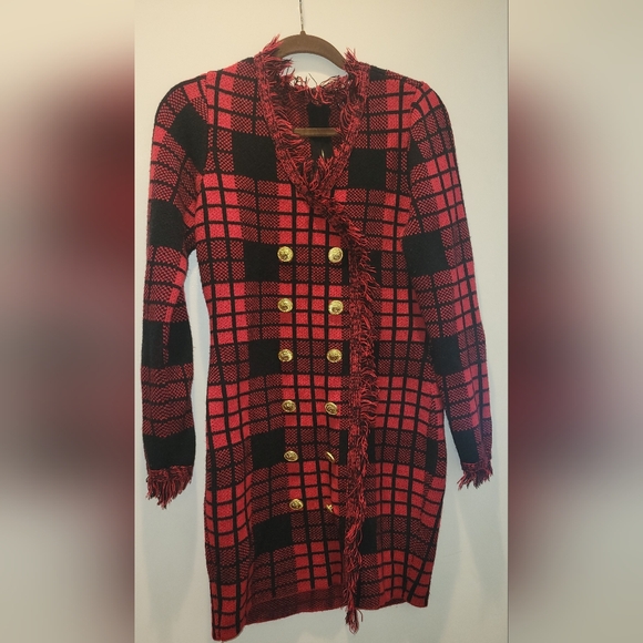 VENUS Dresses & Skirts - Venus Red/ Black Button Detail Sweater Dress